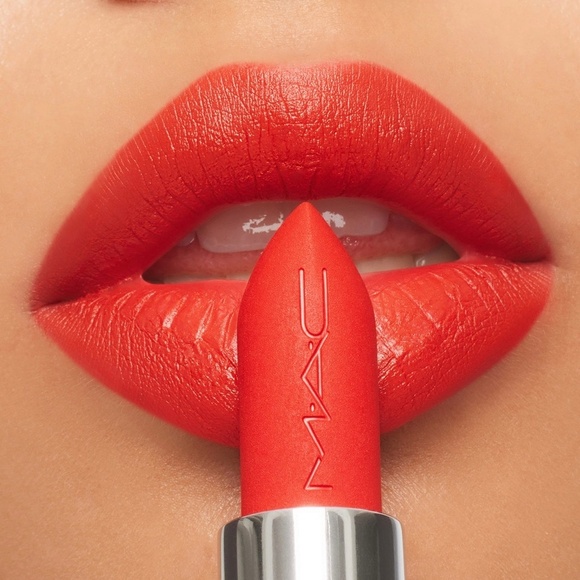 MAC Travel Exclusive - Dangerous Reds Lipstick Trio - Picture 7 of 11